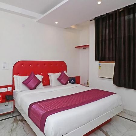 Hotel Leo Continental Нью-Дели Экстерьер фото