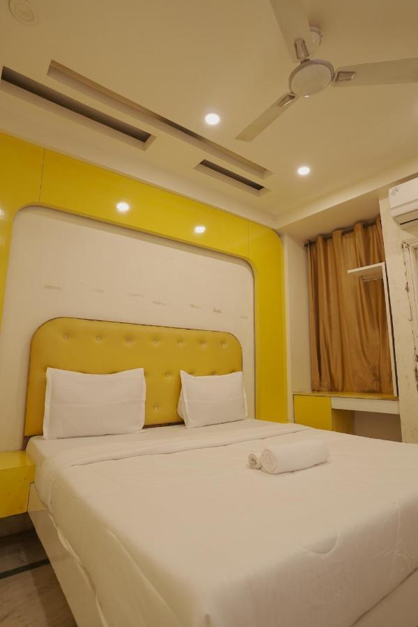 Hotel Leo Continental Нью-Дели Экстерьер фото