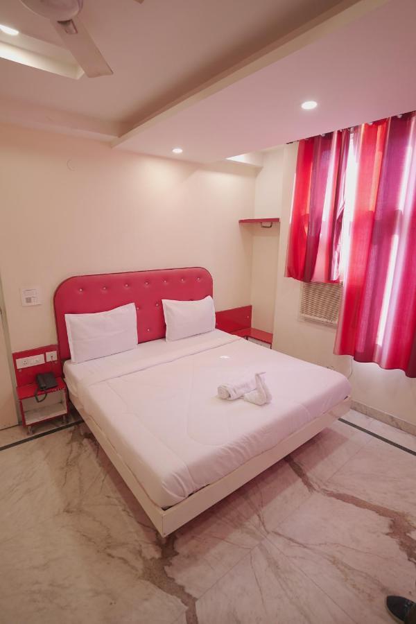 Hotel Leo Continental Нью-Дели Экстерьер фото
