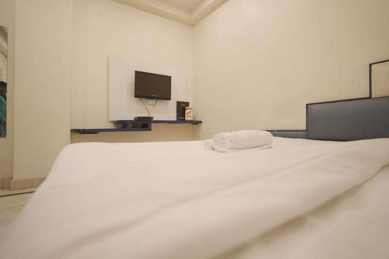 Hotel Leo Continental Нью-Дели Экстерьер фото