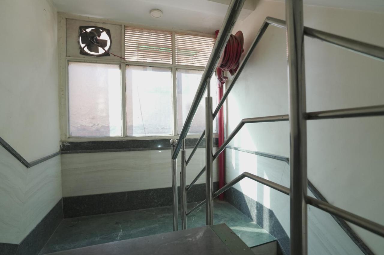 Hotel Leo Continental Нью-Дели Экстерьер фото