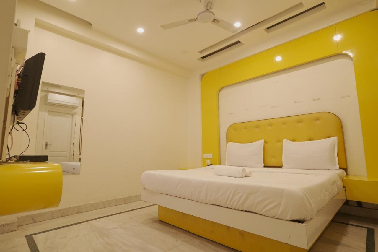 Hotel Leo Continental Нью-Дели Экстерьер фото