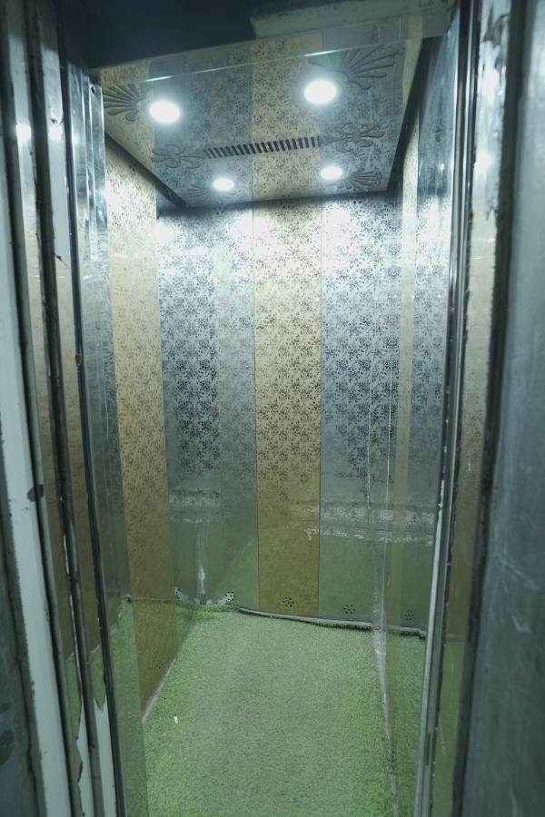 Hotel Leo Continental Нью-Дели Экстерьер фото