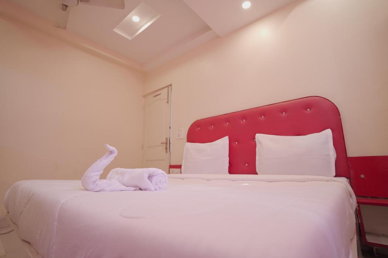 Hotel Leo Continental Нью-Дели Экстерьер фото