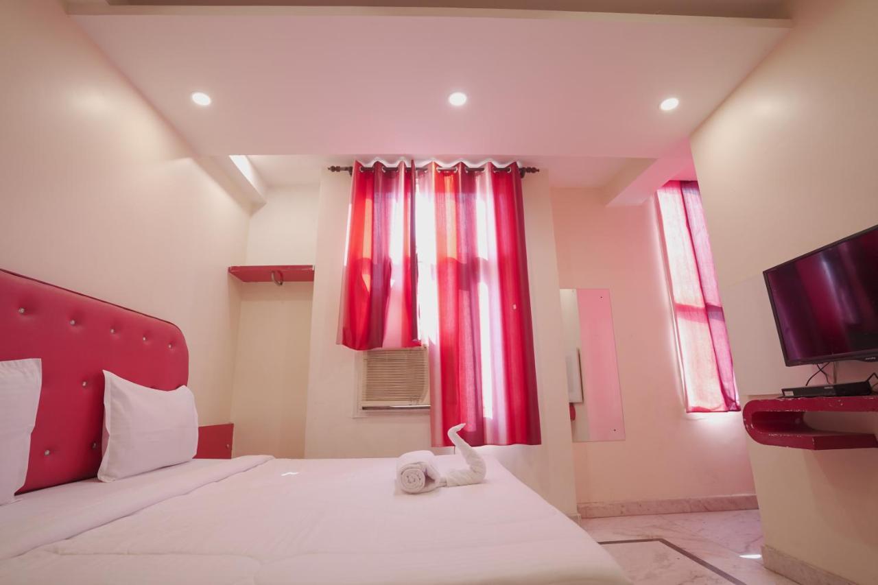 Hotel Leo Continental Нью-Дели Экстерьер фото