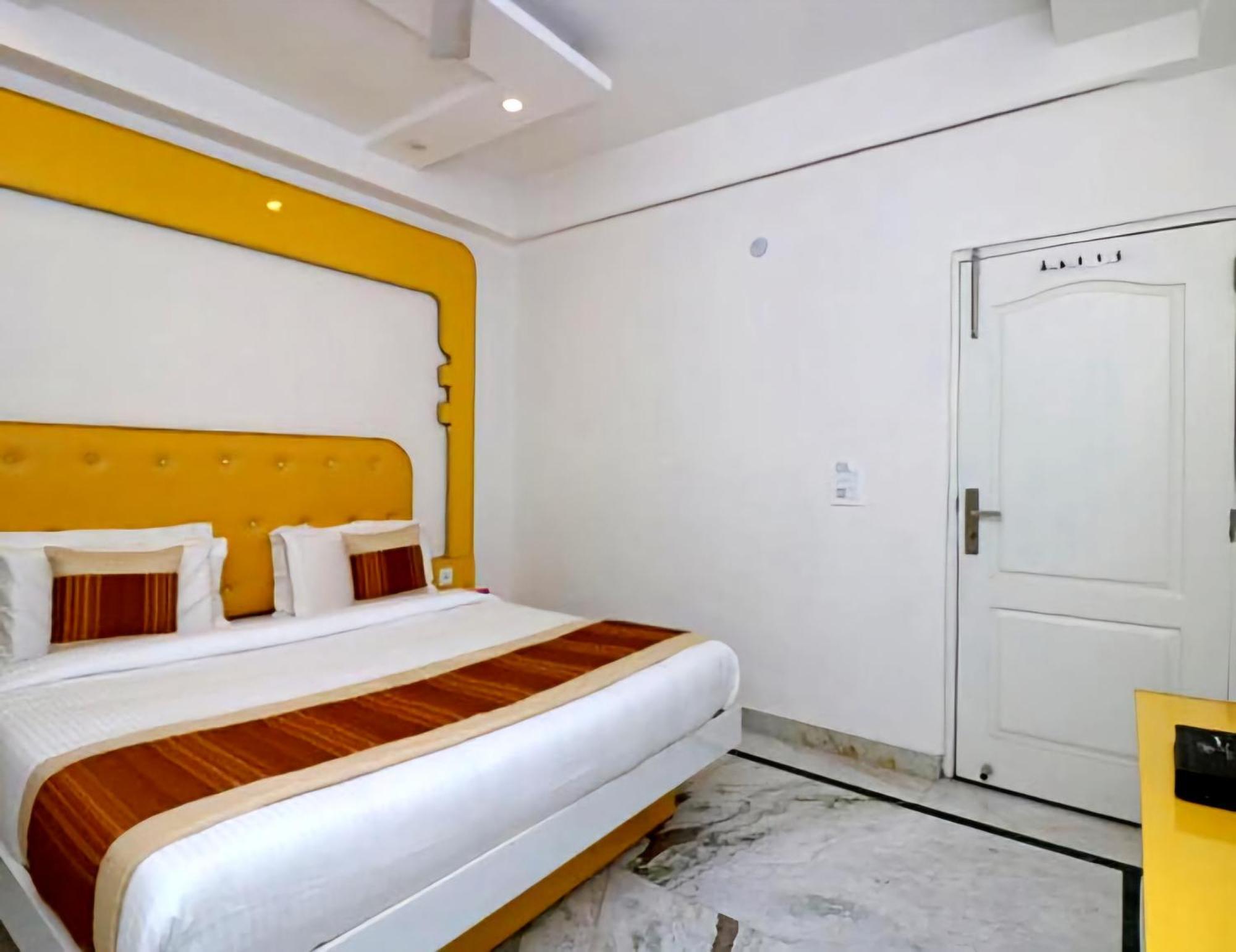 Hotel Leo Continental Нью-Дели Экстерьер фото