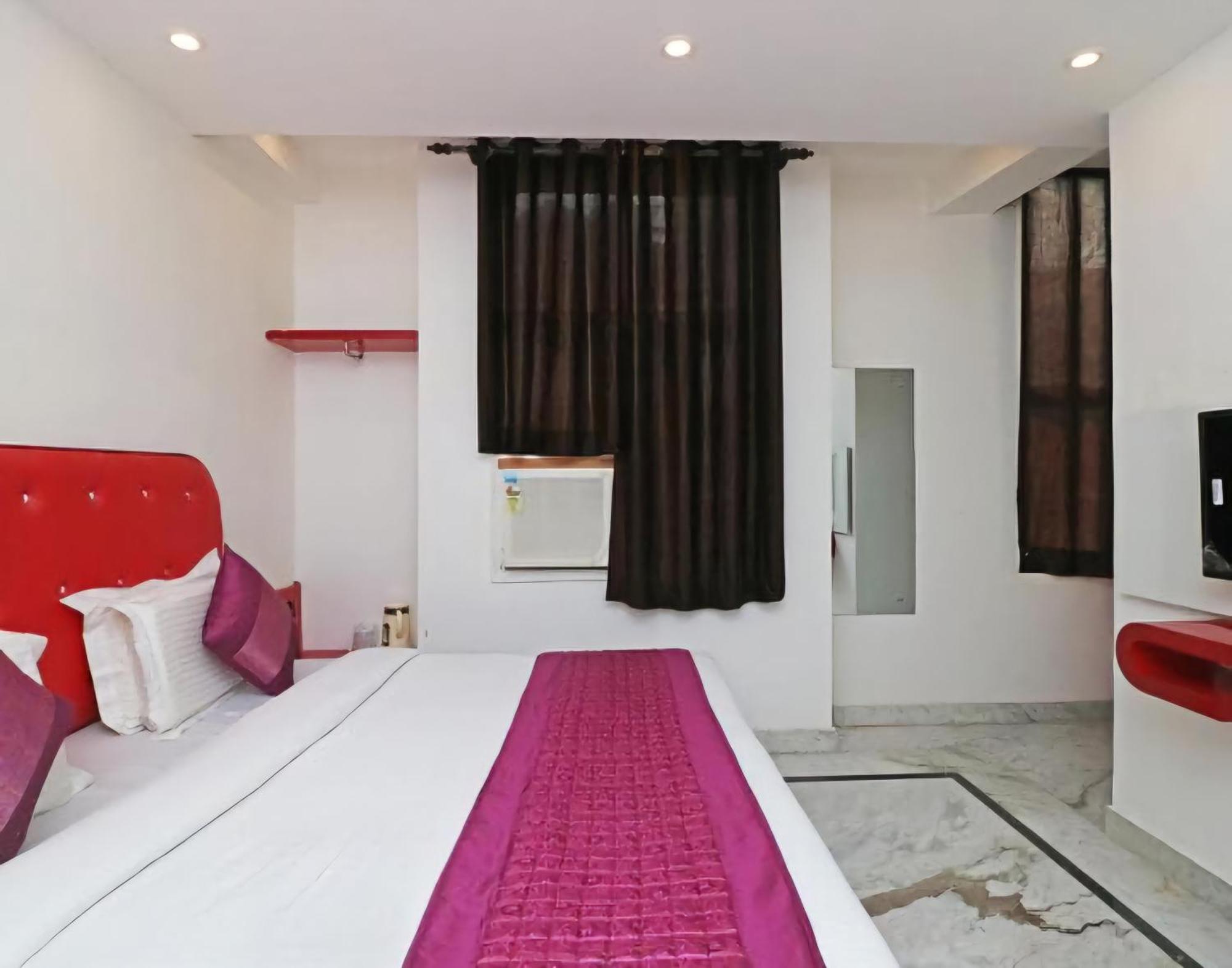 Hotel Leo Continental Нью-Дели Экстерьер фото