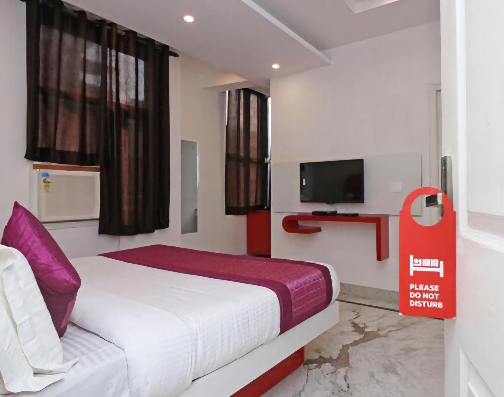 Hotel Leo Continental Нью-Дели Экстерьер фото