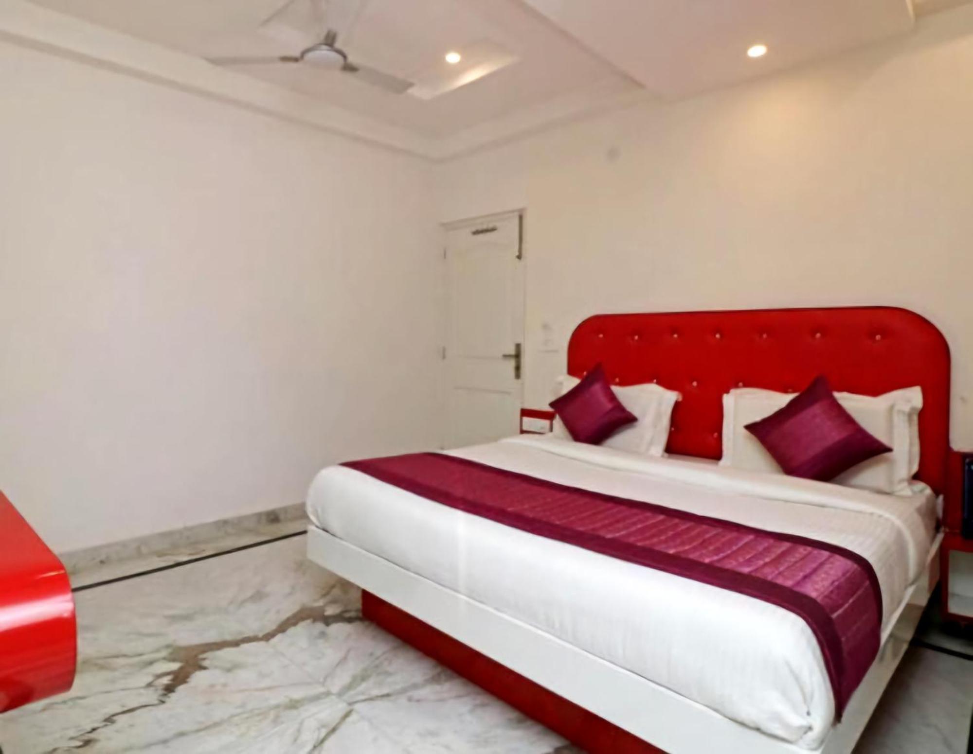 Hotel Leo Continental Нью-Дели Экстерьер фото
