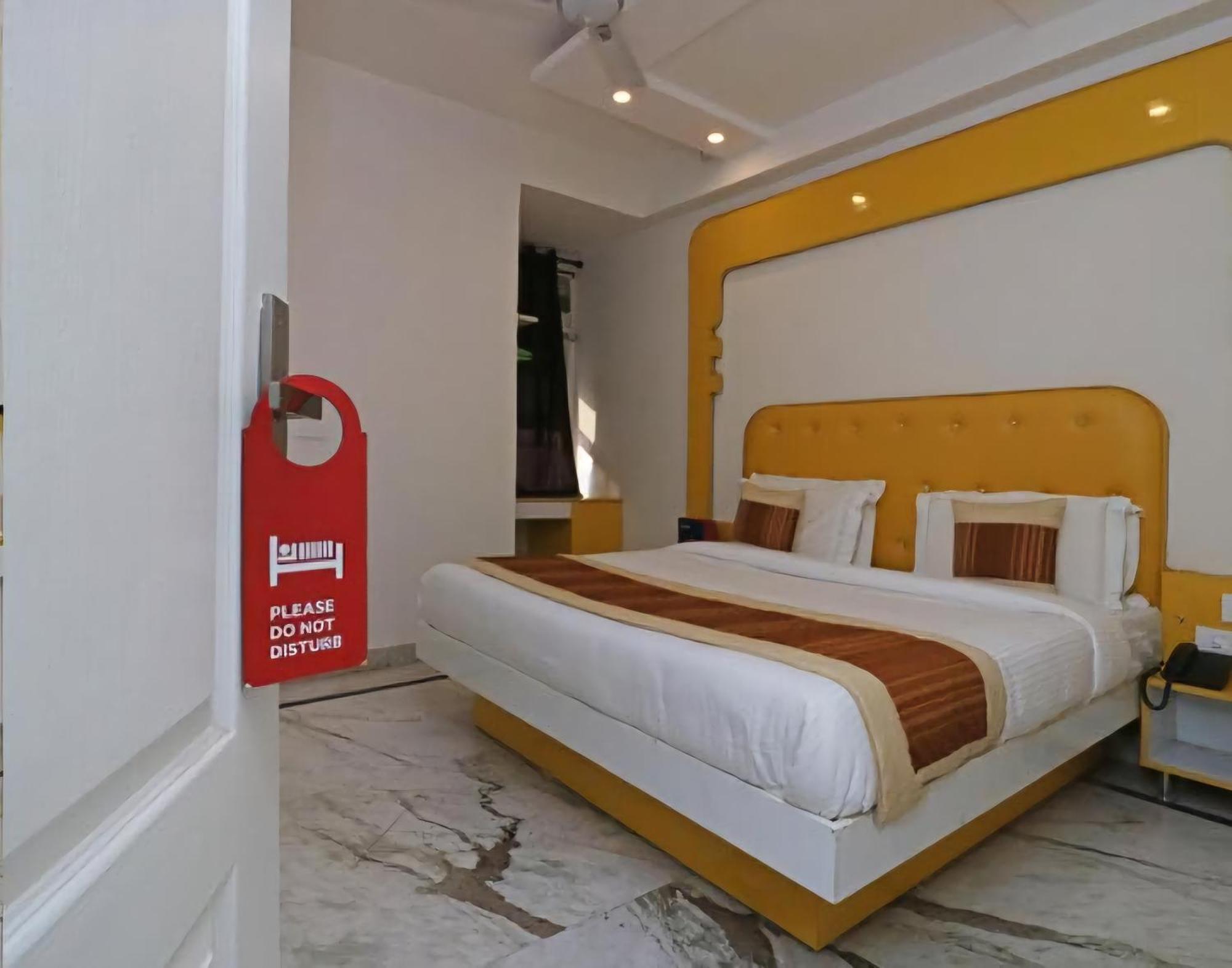 Hotel Leo Continental Нью-Дели Экстерьер фото
